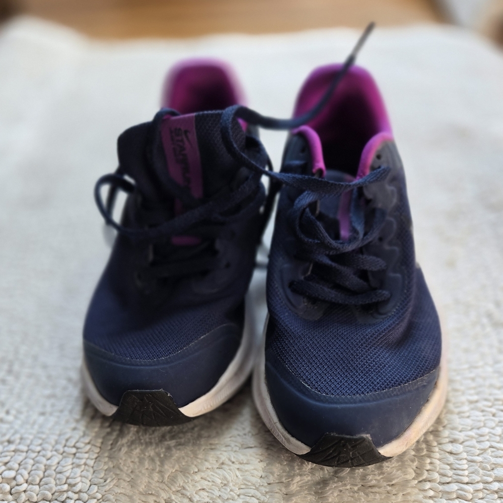 Girls Nike Navy Sneakers